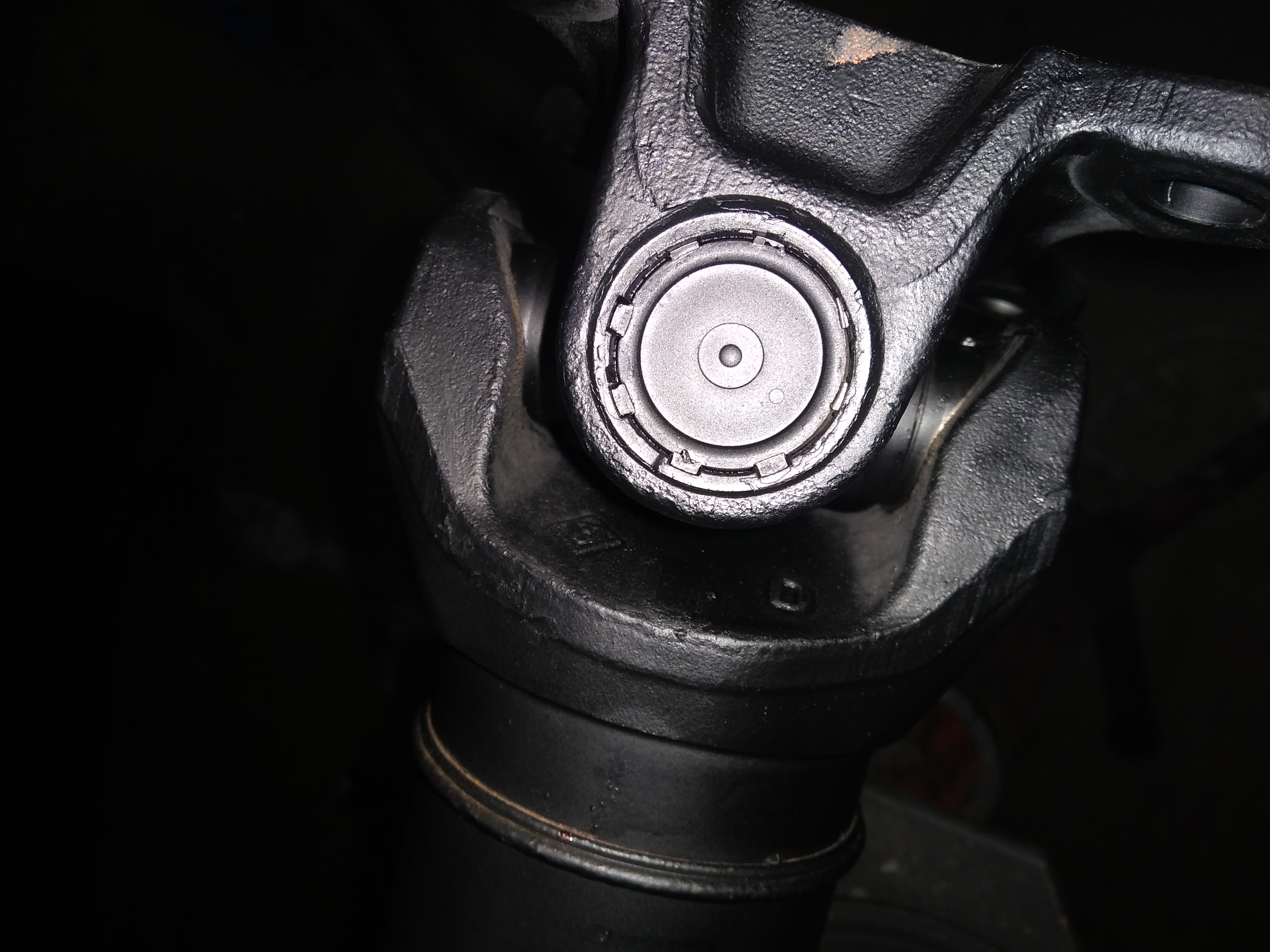 Kríž montovaný fabricky pertlovaním